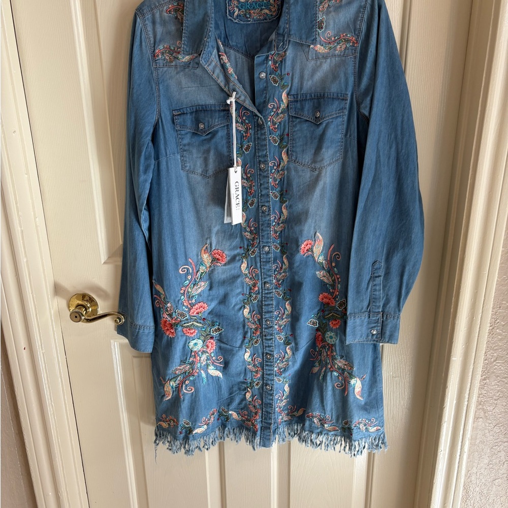 Grace Blue Denim Dress with Floral Embroidery - Picture 3 of 6